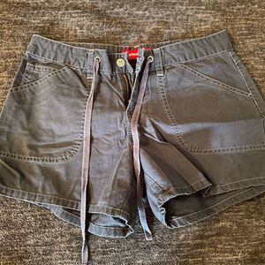 Dark blue cargo shorts. Union bay size 3